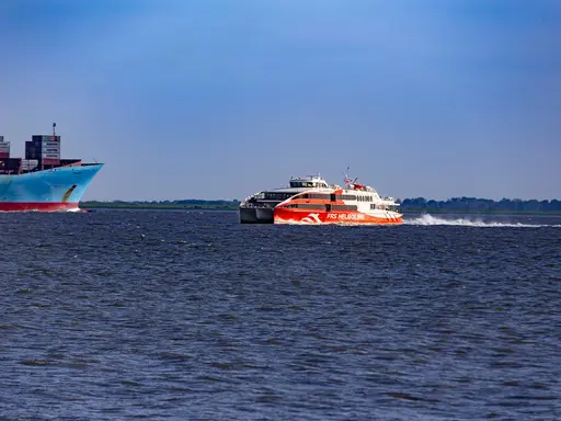 FRS Helgoline auf dem Wasser