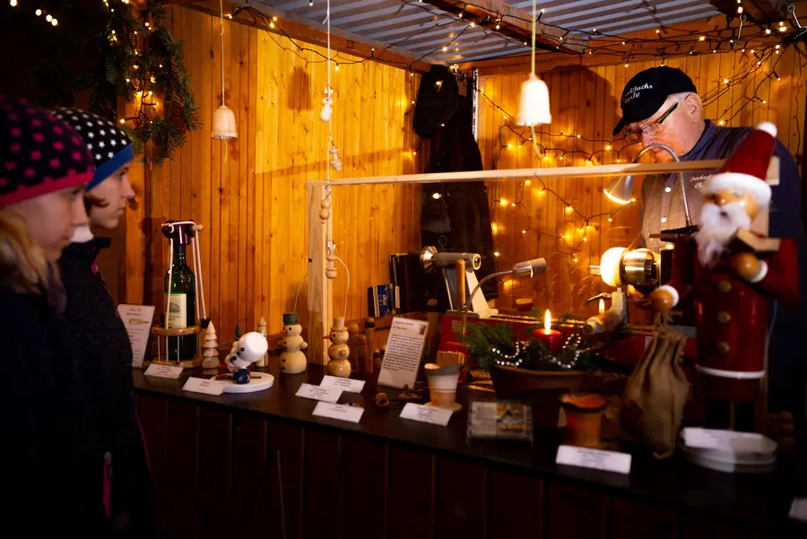 Weihnachtsmarkt_Holzschnitzer_2018 Holzschnitzer Weihnachtsmarkt